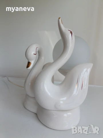 Порцеланова, стара настолна лампа с влюбени лебеди от СОЦА. , снимка 8 - Настолни лампи - 50674178