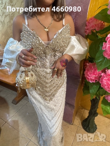 Продавам официална рокля ✨ ✔️ Цена със ръкавиците: 700 лв ✔️ Цена без ръкавиците: 550 лв Роклята е и, снимка 2 - Рокли - 52550266