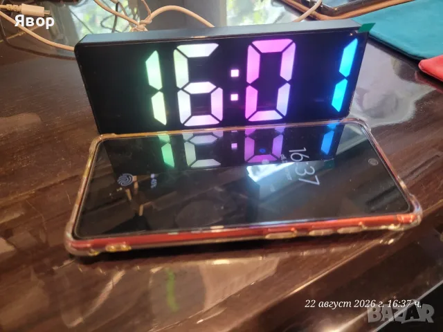 LED будилник с цветен огледален дисплей, работещ с USB , 