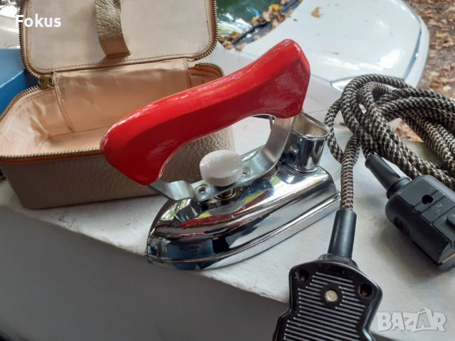 Стара колекционерска електрическа малка туристическа ютия, снимка 3 - Антикварни и старинни предмети - 53294271