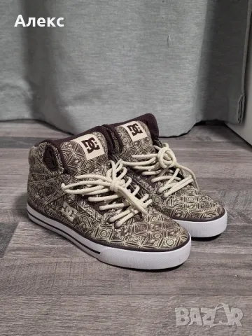 Дамски кецове DC