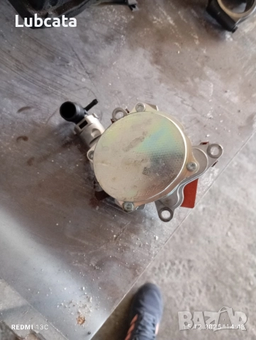 Вакум помпа за Виваро 2.0 cdti, снимка 2 - Части - 52801682