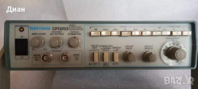 Функционален генератор Tektronix CFG 253, снимка 2 - Индустриална техника - 55992594