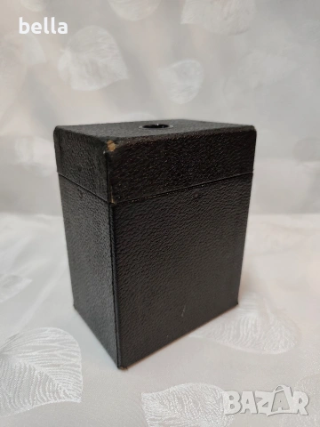 Продавам автентичен бокс фотоапарат Kodak, произведен около 1930-1940 г. , снимка 4 - Антикварни и старинни предмети - 53523272