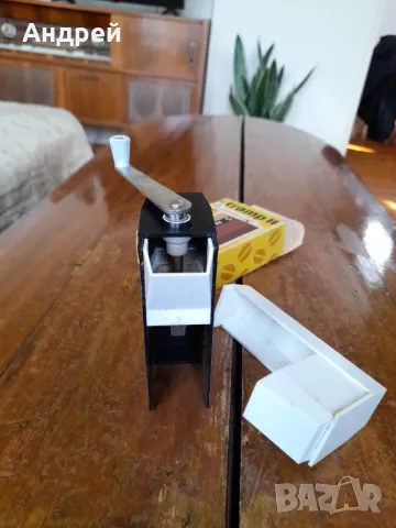 Стара кафемелачка,мелница за кафе Tramp 2, снимка 5 - Антикварни и старинни предмети - 47461794