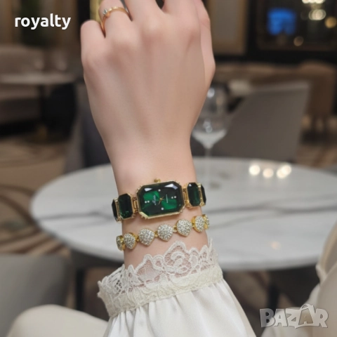 Дамски комплект часовник с кварцов механизъм и гривна