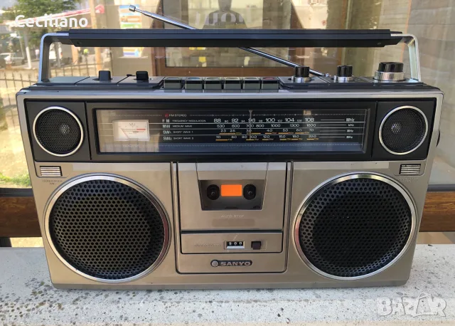SANYO M-9930K-Оригинален японски радиокасетофон.