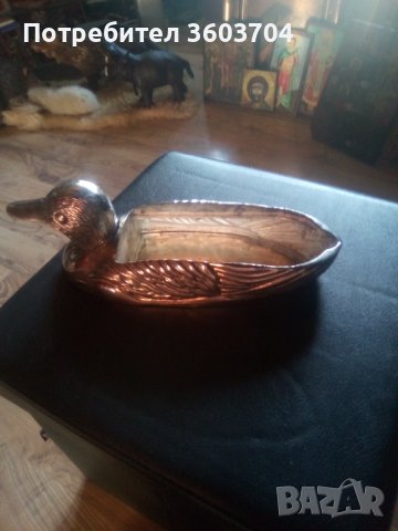 Патка изработена от метал, снимка 1