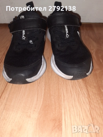 Nike детски маратонки, снимка 4 - Детски маратонки - 53025671