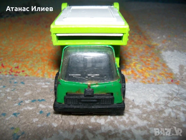 Малко ламаринено камионче, соц играчка, снимка 7 - Коли, камиони, мотори, писти - 50696025