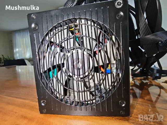 Продавам работещо захранване Corsair RM650 (80 Plus Gold), снимка 8 - Захранвания и кутии - 56244896