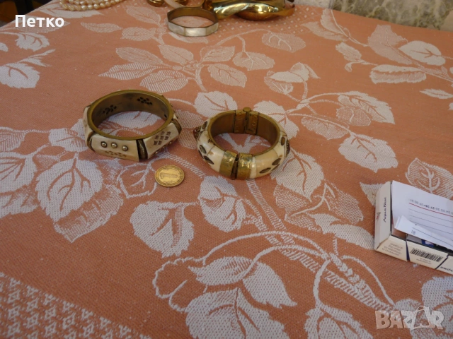 Стари бронзови  гривни, снимка 7 - Антикварни и старинни предмети - 53133443