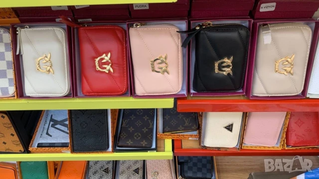 портмонета в кутия chanel ysl saint laurent guess pinko, снимка 9 - Портфейли, портмонета - 50746356