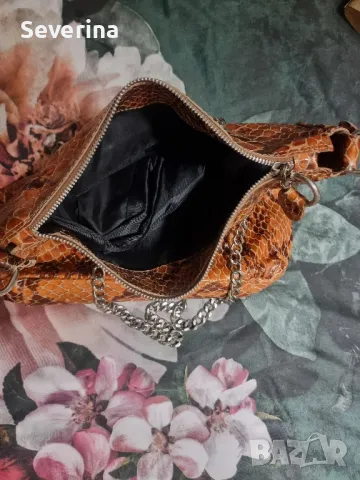 Естествена кожа италианска чанта , снимка 5 - Чанти - 48838565