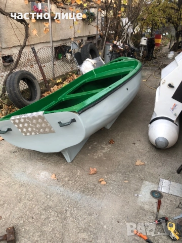 Стъклопластова лодка 3.5, снимка 2 - Воден транспорт - 52442638