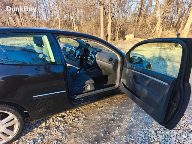 VW Golf 5 1.9 TDI 105 к.с. , снимка 16 - Автомобили и джипове - 55832975