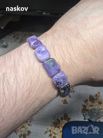 Гривни от Малахит, Чароит, Пренит, Магнитит, Слънчев камък, Турмалинов кварц, хаулит, хематит, снимка 12 - Гривни - 27744990