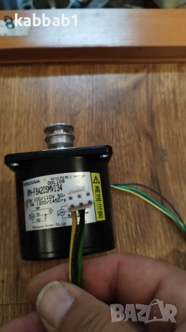 Реверсивeн електрически двигател 20W 100/110V, снимка 9 - Електродвигатели - 52891688