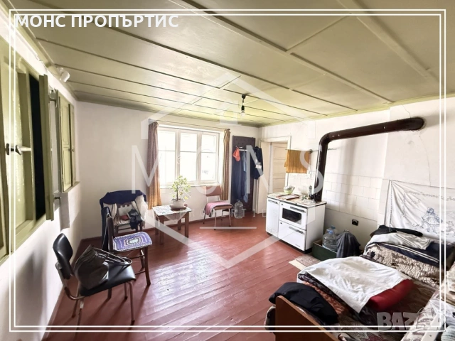 Двуетажна къща с просторен двор и гараж в с. Добромирка, обл. Габрово., снимка 5 - Къщи - 53857288