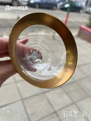 Обожавам ги 🥰 Бонбонски кристални чаши с любима форма и широк,гравиран златен кант и във вътрешност, снимка 10 - Чаши - 53742606