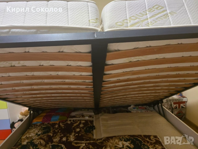 Продажба на легло с матраци и подматрачна рамка