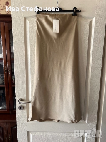 Нова елегантна дълга бежова пола с етикет сатен сатенена трапец русалка , снимка 2 - Поли - 49380275