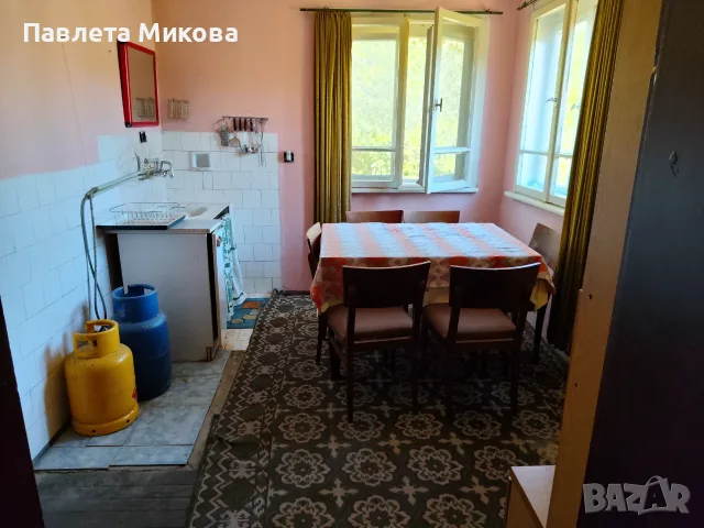 ДИРЕКТНО ОТ СОБСТВЕНИК! Масивна къща с 1.5 дка равен двор на 1 час път от София, снимка 8 - Вили - 56245639