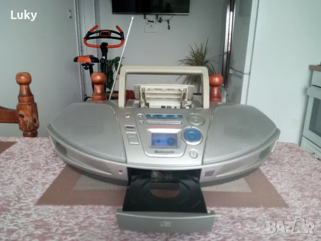 Мини уредба.Радиокасетофон+CD-Panasonic