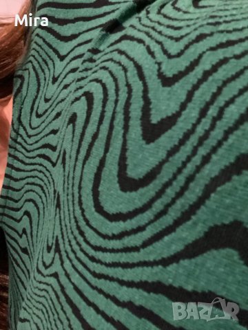 Stradivarius кроп топ, снимка 3 - Блузи с дълъг ръкав и пуловери - 42537520