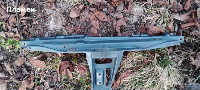 Маска горна част за Audi 80 B3, снимка 2 - Части - 53761220