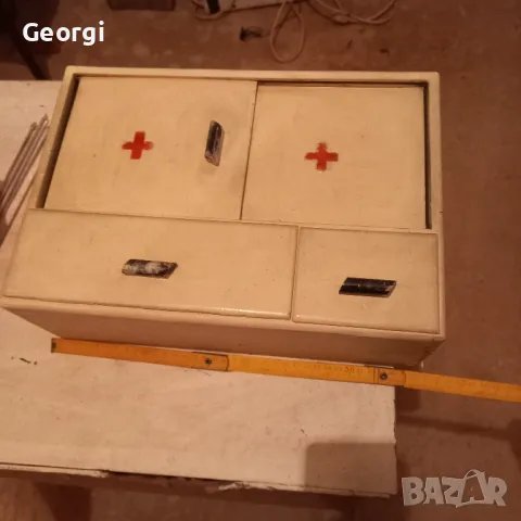 стара ретро аптечка от соца