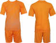 Екип за футбол/ волейбол/ хандбал, фланелка с шорти оранжево и бяло, снимка 1 - Спортни дрехи, екипи - 36227254
