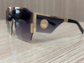 Мъжки слънчеви очила с черни стъкла и златни елементи, снимка 3