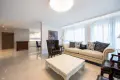 Продаваме Тристаен Апартамент в Борово, снимка 1