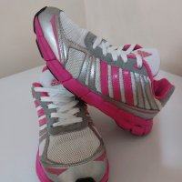 Дамски маратонки  Adidas , снимка 1 - Маратонки - 41619304