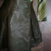 Maelie -S-Сладурска  кожена къса поличка  в масленозелено, снимка 2 - Поли - 34798137