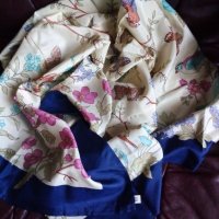 Уникален голям копринен шал, снимка 1 - Шалове - 38932310