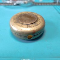Стара метална кутия от джобен часовник , снимка 2 - Антикварни и старинни предмети - 41382894