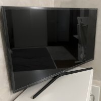 Samsung UE43KU6072U 4K UHD Смарт Телевизор Smart TV 43", снимка 2 - Телевизори - 41286523