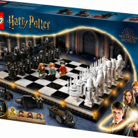 LEGO 76392 Harry Potter ™ Hogwarts ™ Wizard's Chess Хари Потър Шах , снимка 1 - Колекции - 44693244