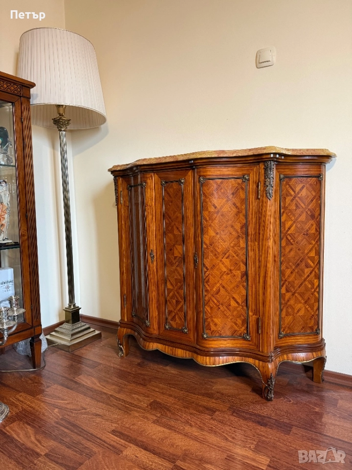 Италиански комод в стил LUI XV, снимка 1