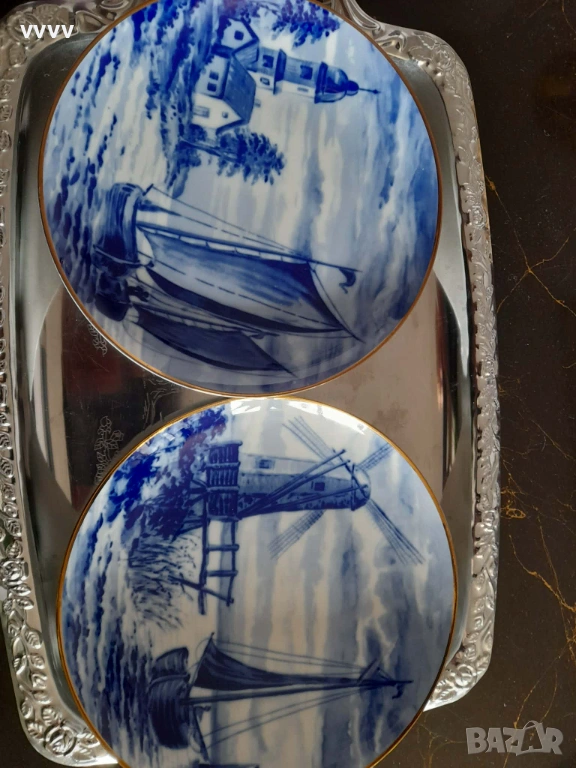 Две стар чинии порцелан, златен кант, маркирани 1764, снимка 1