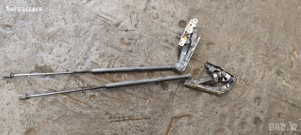 Панти преден капак Mercedes E220 W211, снимка 1