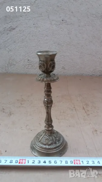 масивен дебело посребрен свещник , снимка 1