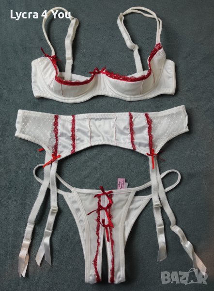 Еротичен комплект от сутиен с отворени чашки колан и изрязана бикина , снимка 1