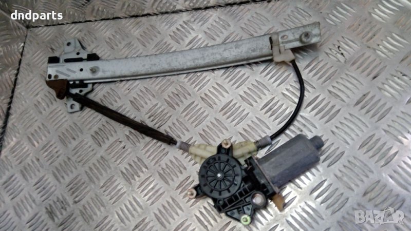 Заден десен механизъм стъкло Toyota Avensis 2.0TD 1999г., снимка 1