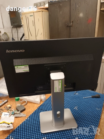 Продавам монитор LENOVO T2424P, снимка 3 - Монитори - 52830055