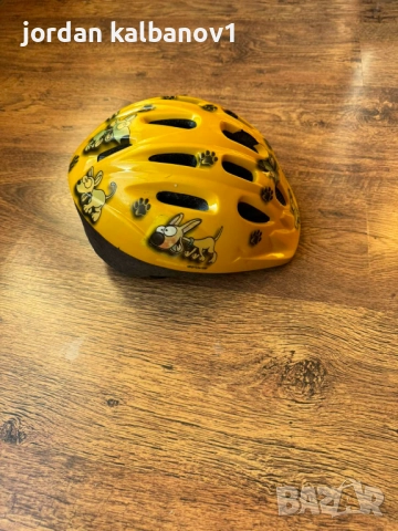 Жълта с кученца каска за велосипед или други спортове само за 10лв. crosswave, снимка 2 - Спортна екипировка - 52531604