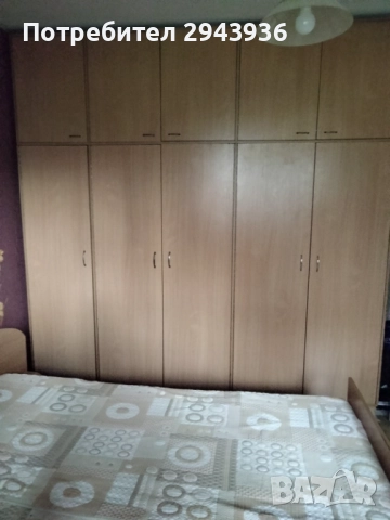 Спалня и 5 крилен гардероб с надстройка.Материал ПДЧ -18мм.