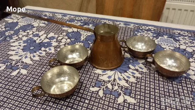 Медни джезве и чаши за кафе 